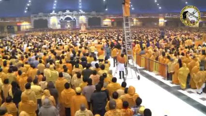 Jagadguru Shri Kripalu Ji Maharaj's Funeral Procession