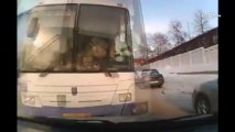 Rusya’da bir otobüsün karıştığı zincirleme kaza