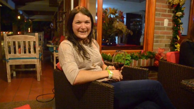 Magalie Pottier como toda una Paisa. Noche de las Velitas en casa de la Familia del Little Magician Carlos Alberto Ramirez 2013