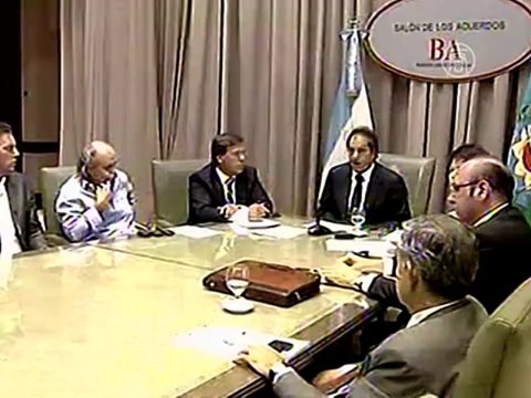 Аргентина: полиция бастует - мародеры орудуют