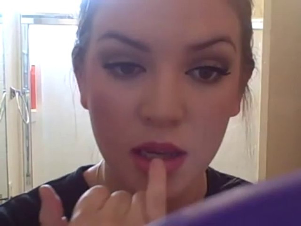 GET FULL LIPS EASY!