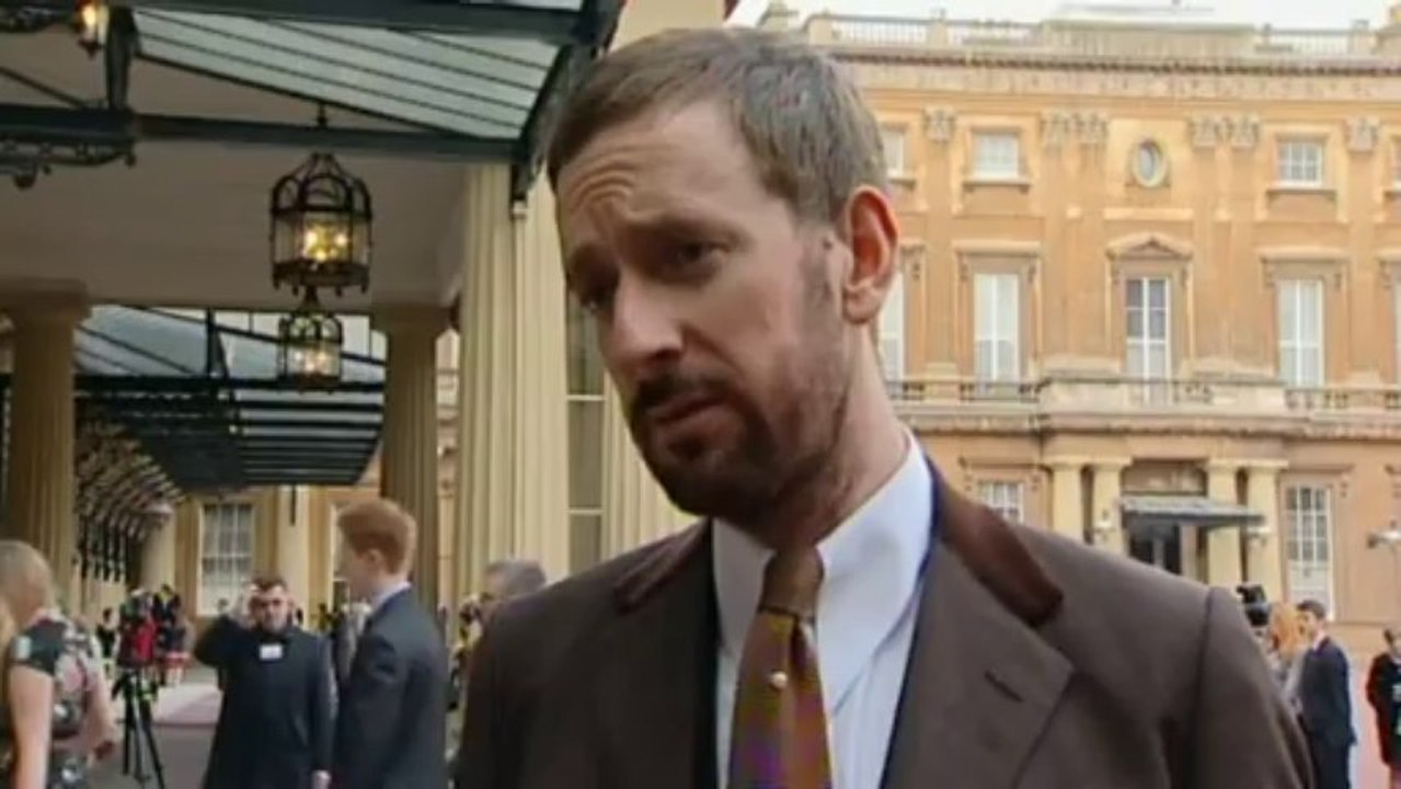 Sir Bradley Wiggins: Cyclists should help themselves