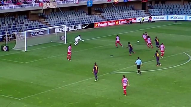 Jean Marie Dongou avec les jeunes du FC Barcelone