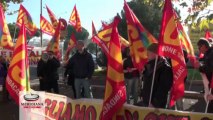 USB contro l’Austerity, proteste sotto il palazzo dell’Agenzia delle Entrate