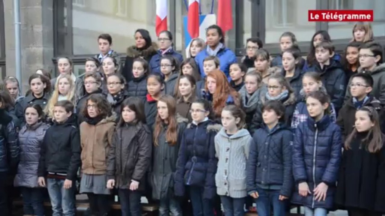 Saint-Brieuc.  Lycéens martyrs : l'hommage de Robert Badinter