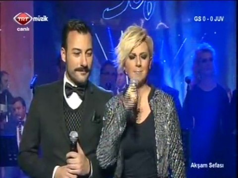Ayşe İnak Ekiz & Mustafa Demiroğlu-Çat Kapı