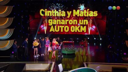 Cinthia Fernandez con sus gemelas en Susana Giménez