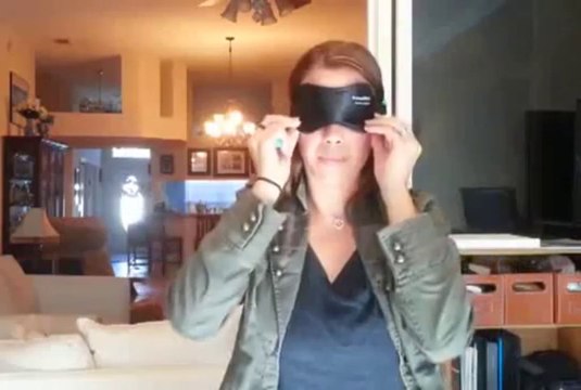 Sleeping Mask With Ear Plugs - Visual Instruction - How To Use