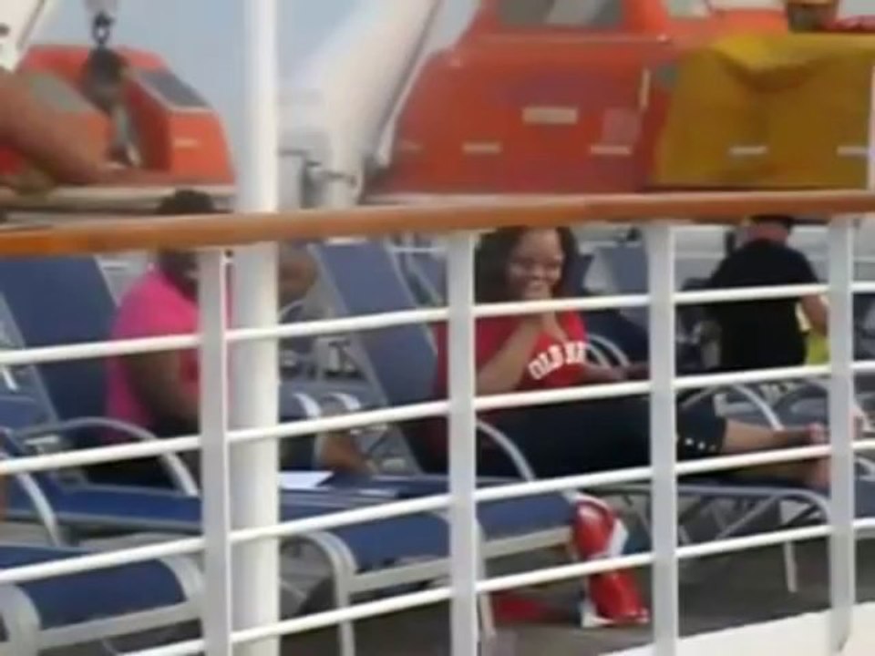 Altına işeyen Sarhoş kadın _) Komik videos