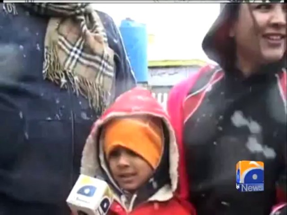 Murree Snowfall-11 Dec 2013