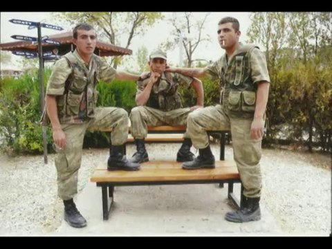 Halil Bulut ve tüm askerlerimize gelsin..