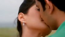 ROMANTIC Scenes In Marathi Movie – Mukta Barve, Umesh Kamat, Sai Tamhankar, Priya Bapat