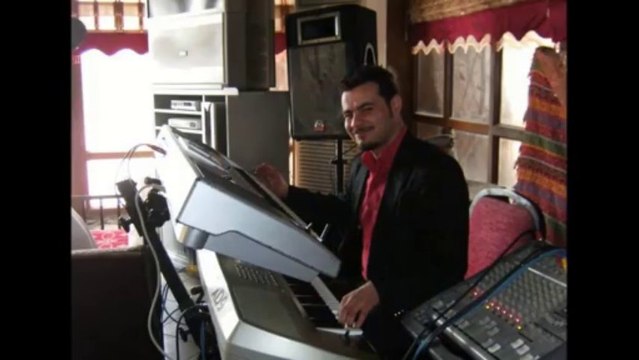 Diyar ÖZER ( Sahneden Kayıt ) Kurşun Yedim Sol Yanımdan..