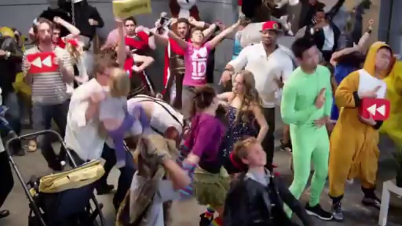 Meilleurs moments musicaux de 2013... Mash up / Parodie de Macklemore, Miley Cyrus, Daft Punk...