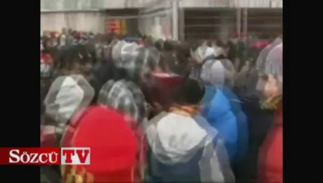 Galatasaraylı bazı taraftarlar stada biletsiz geldiler