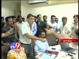 Must Watch : Rajkot Congress worker misbehaving with Deputy Commissioner - Tv9 Gujarat