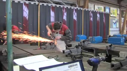 À l'atelier agroéquipement du lycée Giel-Don Bosco