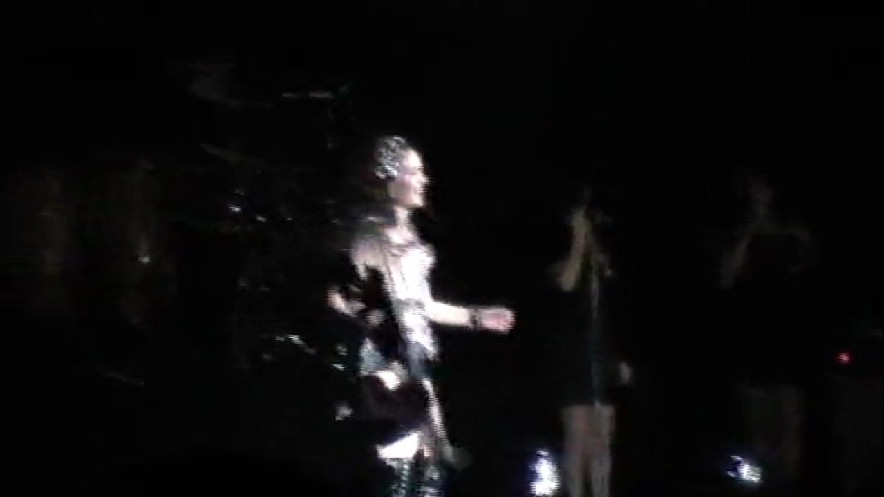 Natalia Oreiro _ concierto en Rusia 10.12.2013 _ parte 1 de 2