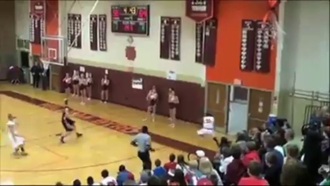 Un des plus beaux paniers de basket de l'année