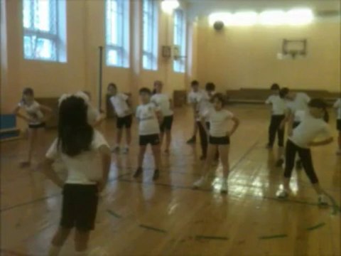 Урок физкультуры: разминка 4 класс