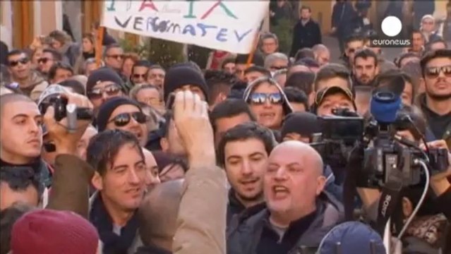 Italia: fiducia della Camera a Letta, continua la protesta dei forconi