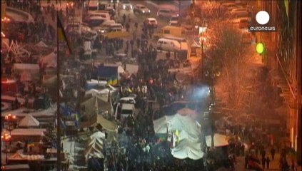 Télécharger la video: Ucraina: nuove barricate a Kiev, l'opposizione dice no a Yanukovich