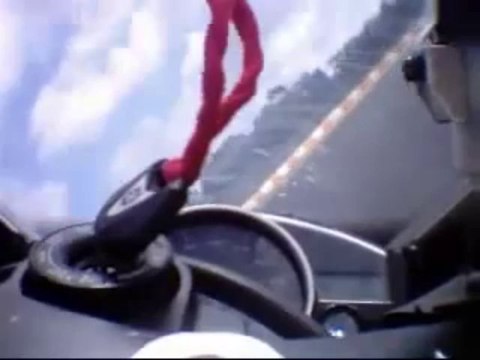 YAMAHA R1 on board estoril pasada a 220 km hora