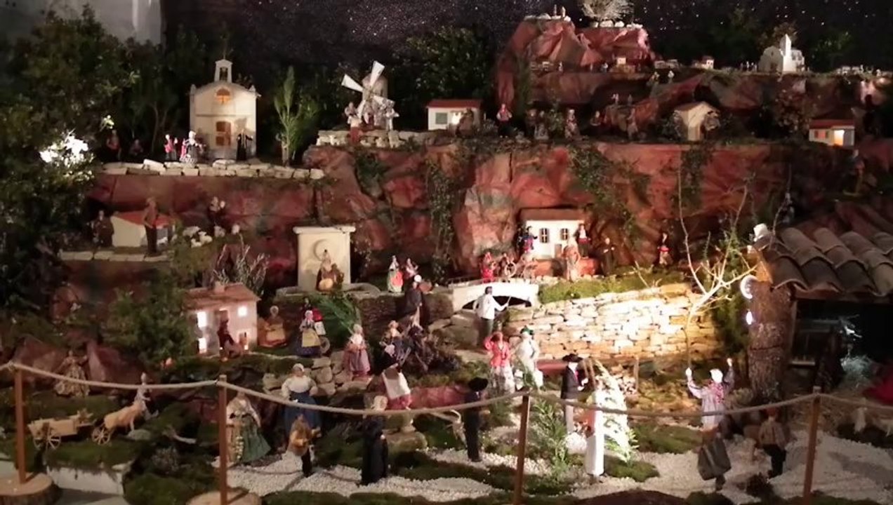 CRECHE DE LA CATHEDRALE STE ANNE A APT 2013