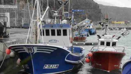 Las fuertes lluvias mantienen en alerta roja a las islas Canarias