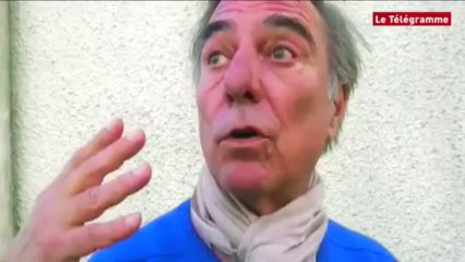 Paludier de Saint-Armel. Allain Bougrain-Dubourg joue le médiateur