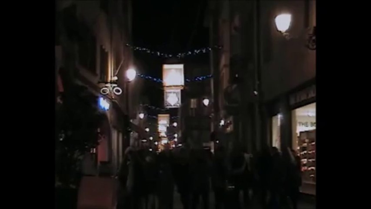 Les lustres Baccarat de la rue des Hallebardes . Noël 2013 Strasbourg