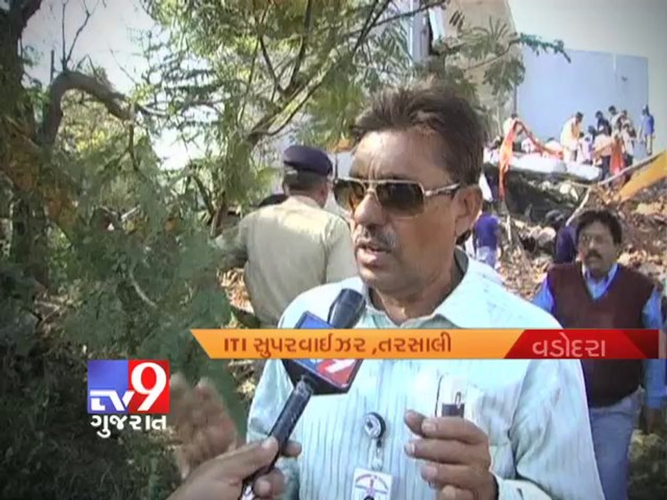 1 died, 2 injured as ITI Collage Building collapses in Vadodara - Tv9 Gujarat