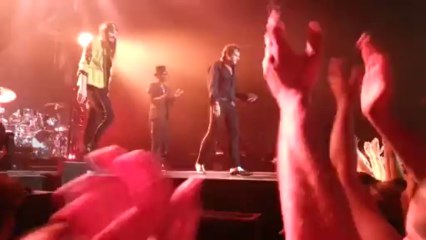 -M- - Baïa (Extrait) [Live au Zénith de Paris]