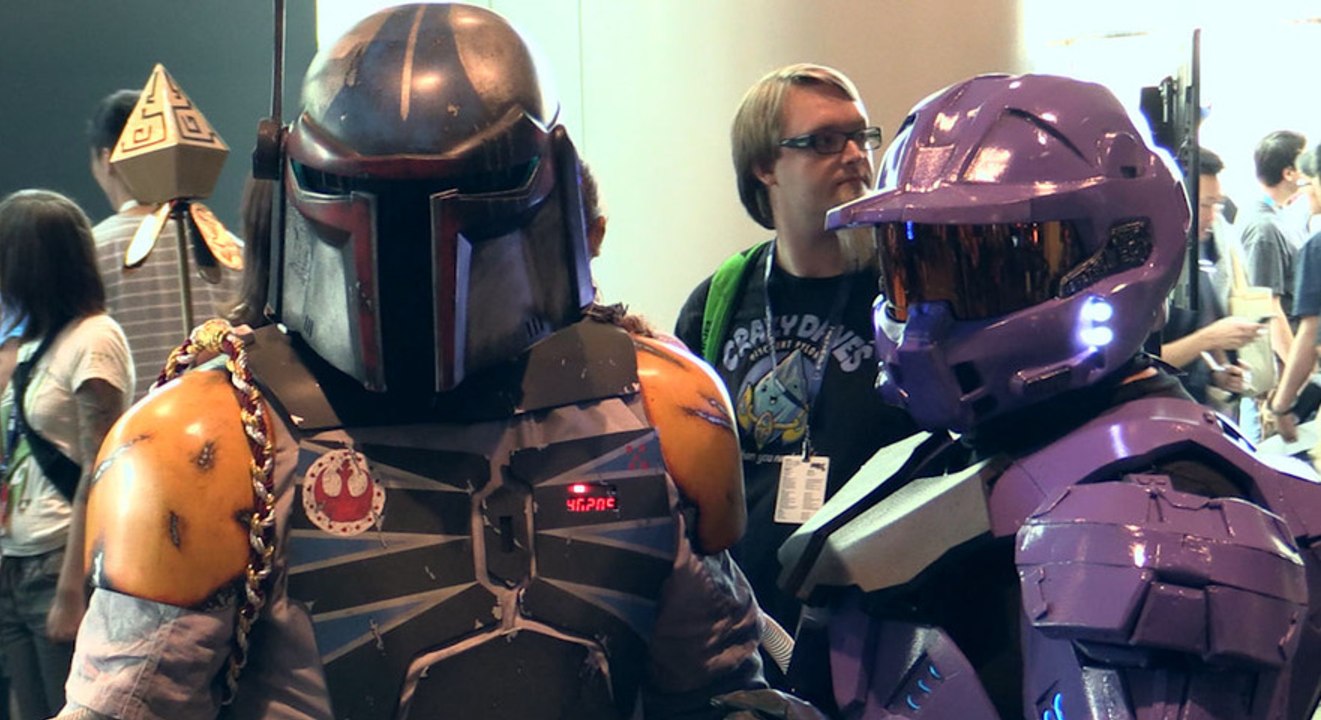 Cosplayer Suits Up For Charity While Dealing With PTSD