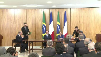 Rousseff y Hollande: comercio, fútbol y risas