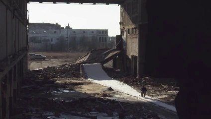 Construire une rampe de ski au milieu d'un chantier abandonné... Extra!!