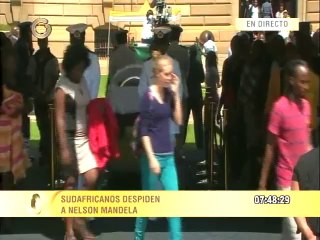 Kilómetros de espera para despedir a Mandela antes de su entierro