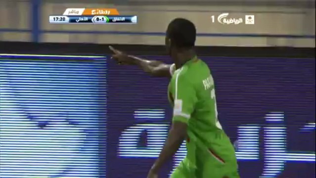 هدف الاتفاق الاول من بابا وايغو في الاهلي - الاهلي 0-2 الاتفاق - دوري جميل 13/12/2013 HD