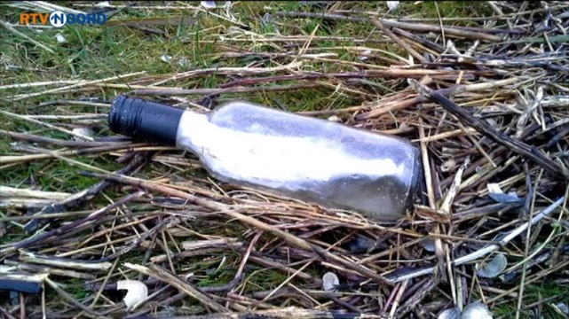 De zee heeft het afval letterlijk aan de dijk gezet - RTV Noord