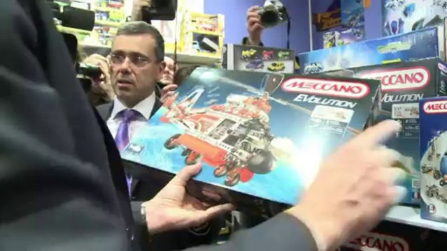 Montebourg appelle à acheter des jouets de Noël made in France