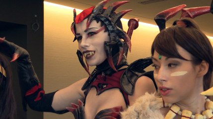 League of Legends Cosplayer taking it to the next level