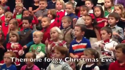 Niña sorprende a sus padres durante concierte navideño en su escuela
