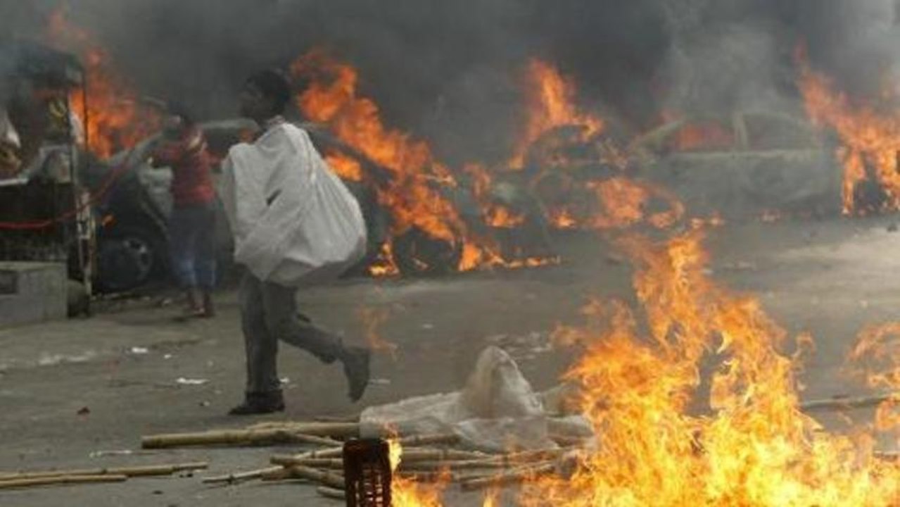 Bangladesh execution sparks violent protests