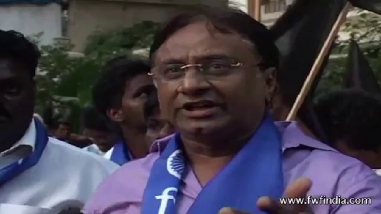 agitation against sunjay datta parole issue at his home