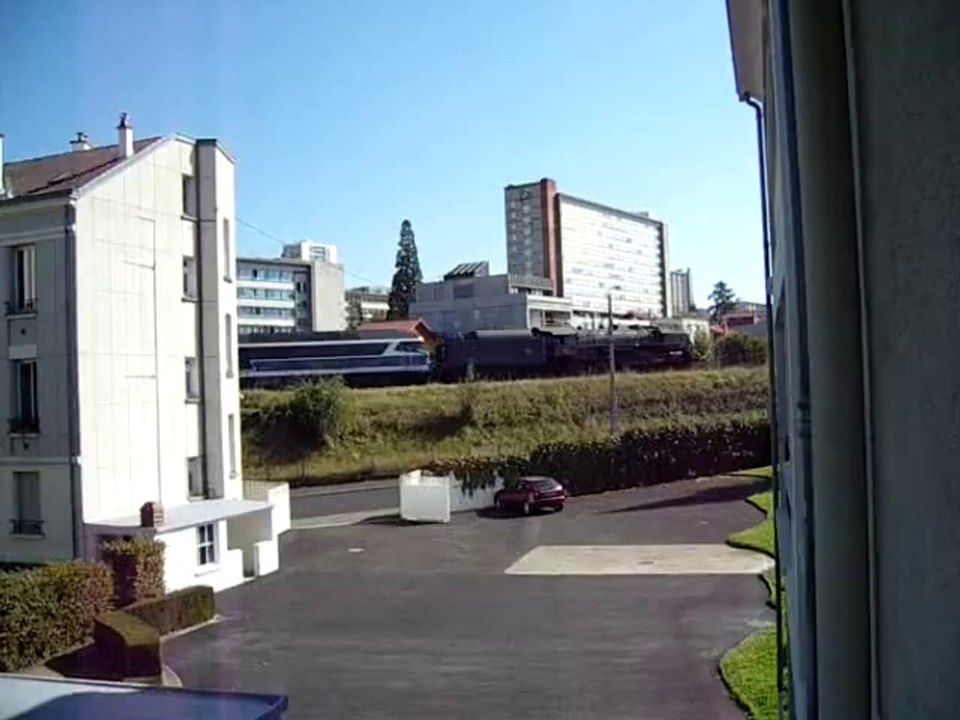 141 R 840 & CC 72084, à CLERMONT-FERRAND, à hauteur de la rue Charles Bruyant, Cité Universitaire en arrière plan.