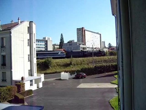 141 R 840 & CC 72084, à CLERMONT-FERRAND, à hauteur de la rue Charles Bruyant, Cité Universitaire en arrière plan.