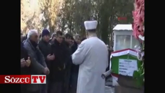 Kaza kurbanı öğretmen toprağa verildi