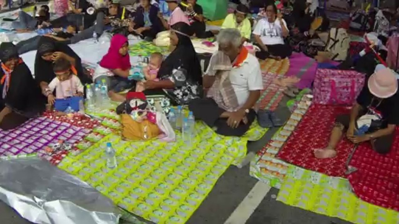 Bangkok (Thailande) 14:12:2013 Rush Tapis democracy monument