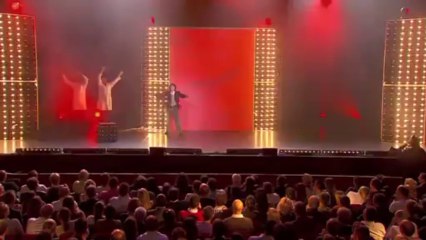 Jonathan Lambert en Damien Baïsé dans son spectacle Perruques