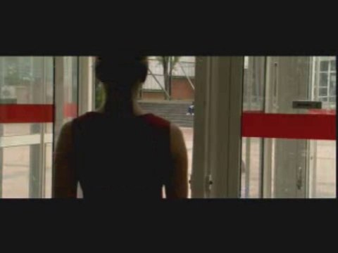 A travers la forêt / À travers la forêt (2005) - Trailer